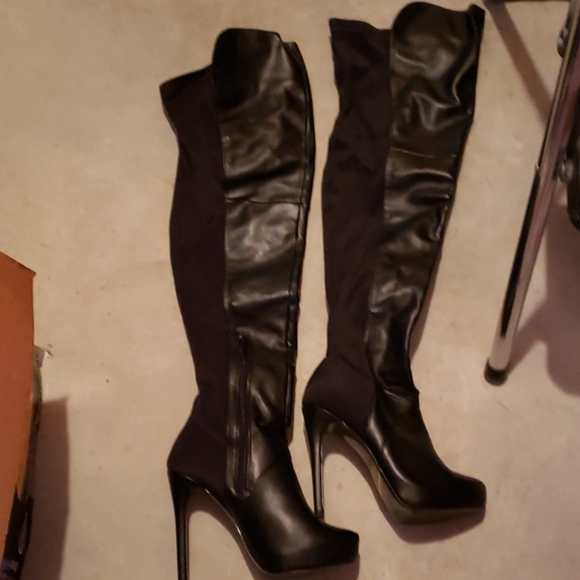 Boots - Picture 2 of 3